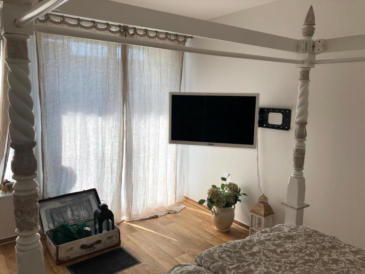 Appartement Poetic à Mikulov Extérieur photo